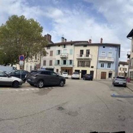 Appartement Sur La Place De Poncin Eksteriør bilde