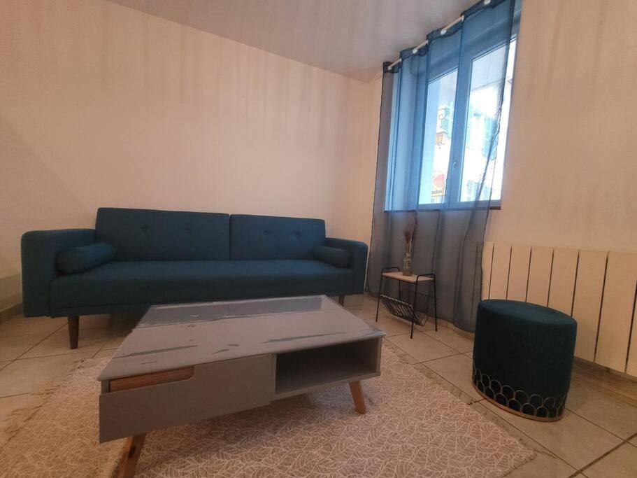 Appartement Sur La Place De Poncin Eksteriør bilde